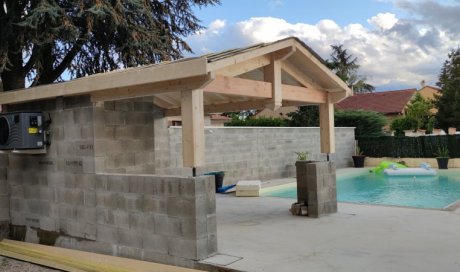 pose de charpente et couverture sur un abris de piscine à Jonage